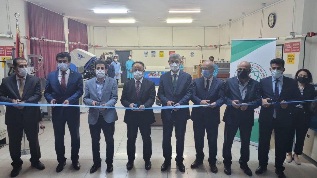 ilçemiz Aykent Mesleki ve Teknik Anadolu Lisesi AR-GE Merkezi'nin açılışı yapıldı.