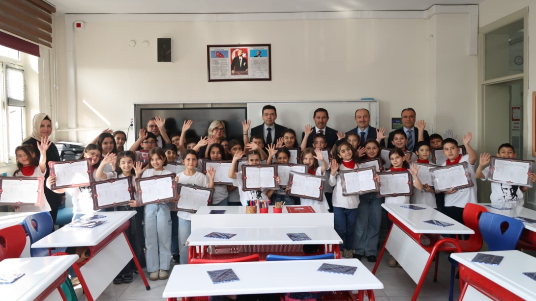 MUSTAFA AYDIN İLKOKULU'NDA KARNE COŞKUSU